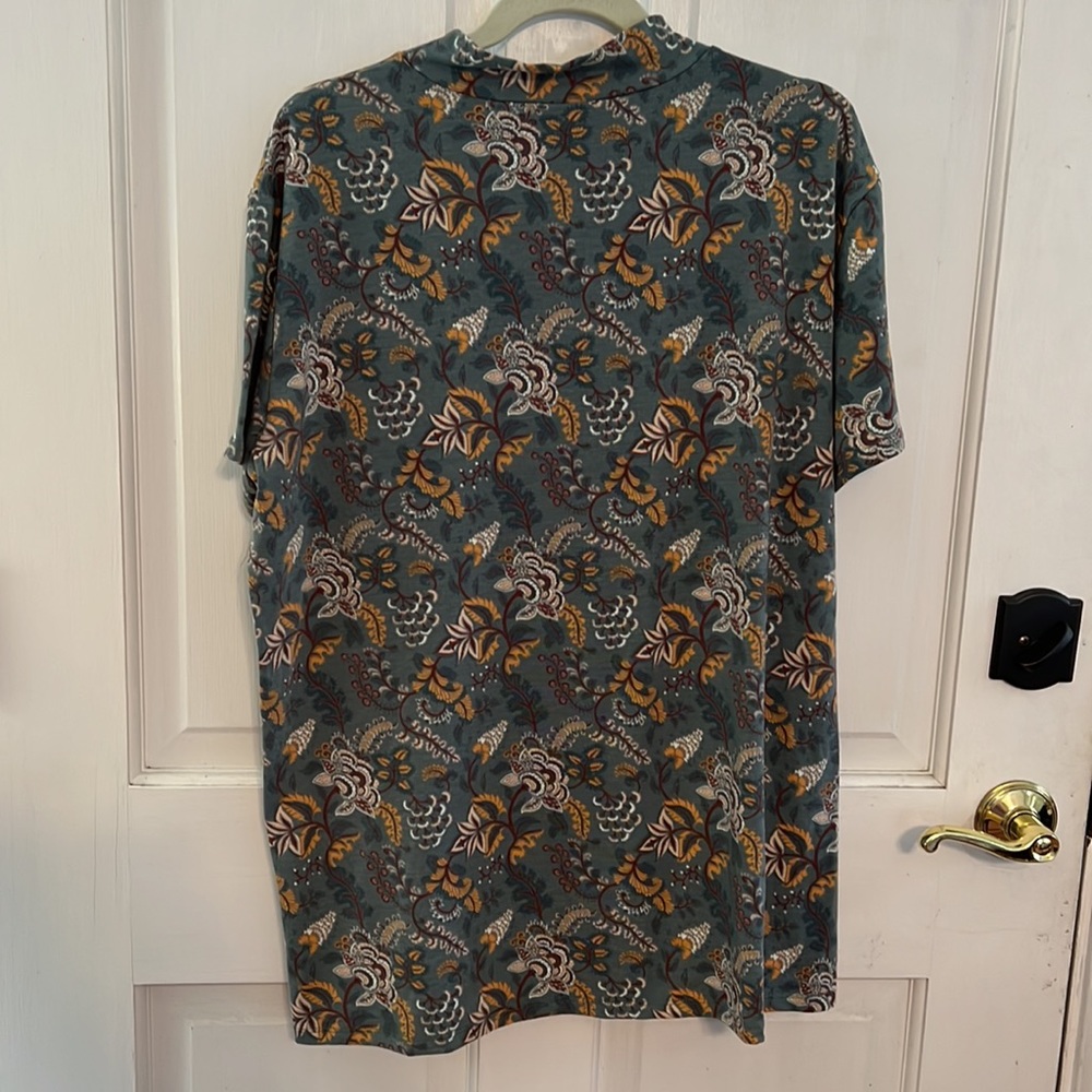 Lularoe Ruth Mock Neck - Picture 4 of 5